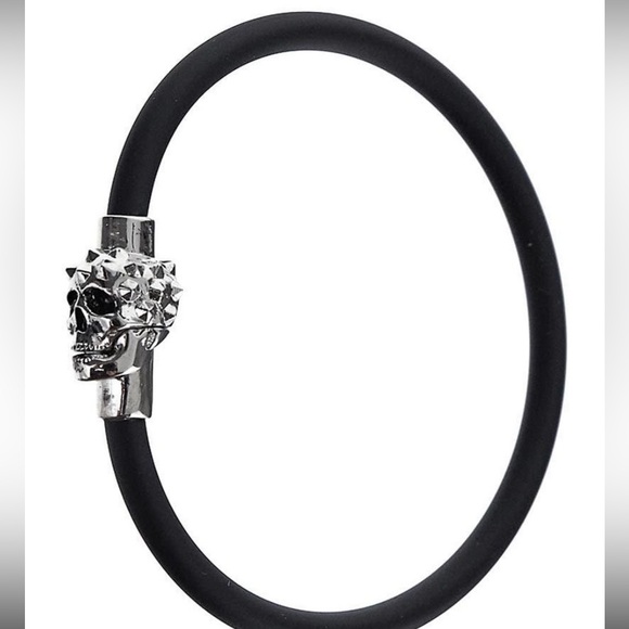 Alexander McQueen Other - Alexander McQueen Rubber and metal Skull bracelet brand new